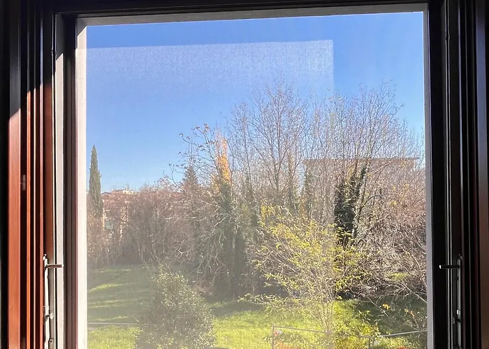 Secret Garden - Modern Apart Ment Near Center